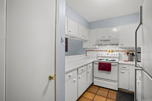 3843 Barrington St Apt 131H, San Antonio, TX 78217