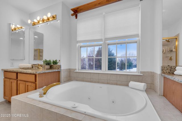 3 Knightsbridge Place, Jackson, NJ 08527