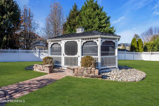 3 Knightsbridge Place, Jackson, NJ 08527