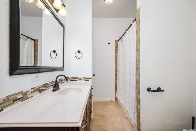 627 W Ridgewood, San Antonio, TX 78212