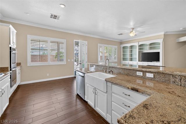 880 Coldwater Falls Way, Las Vegas, NV 89123