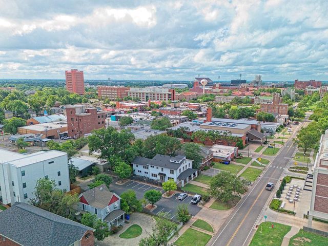527 S University Boulevard, Norman, OK 73069