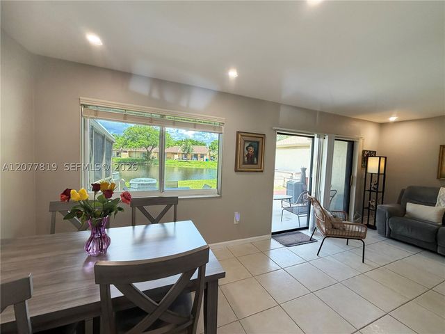 10875 NW 29th Mnr, Sunrise, FL 33322