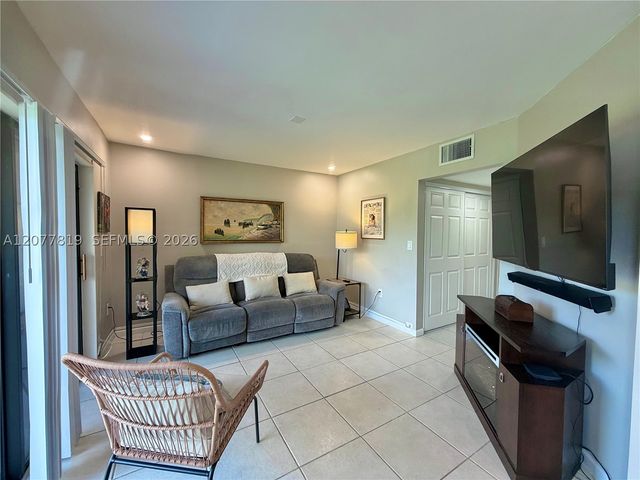 10875 NW 29th Mnr, Sunrise, FL 33322