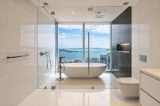 300 Biscayne Boulevard Way 4201E, Miami, FL 33131