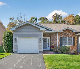 41 Breakneck Hill Road 41, Lincoln, RI 02865