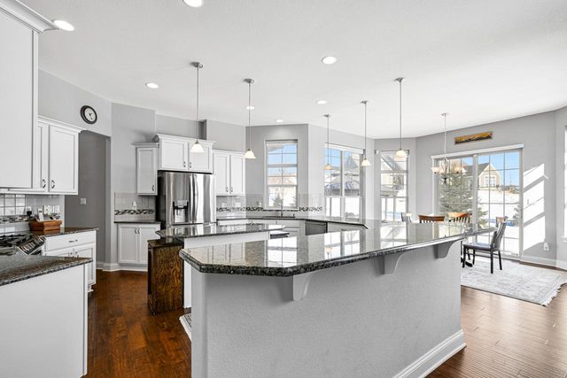 1524 Mohican TRAIL, Waukesha, WI 53189