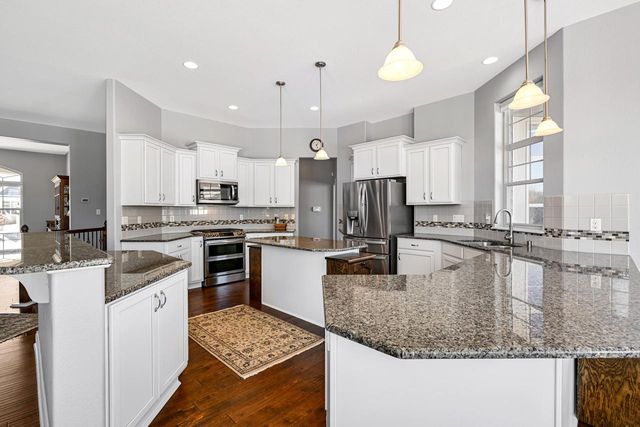 1524 Mohican TRAIL, Waukesha, WI 53189