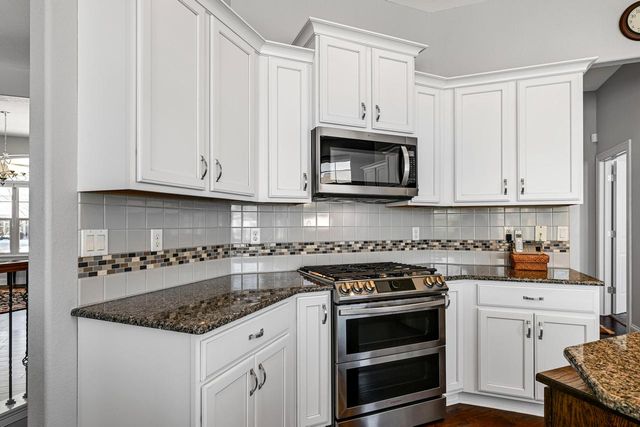 1524 Mohican TRAIL, Waukesha, WI 53189