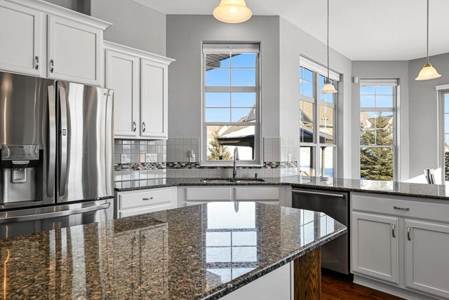 1524 Mohican TRAIL, Waukesha, WI 53189