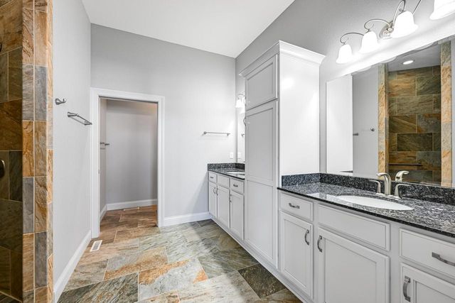 1524 Mohican TRAIL, Waukesha, WI 53189