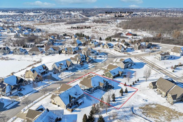 1524 Mohican TRAIL, Waukesha, WI 53189