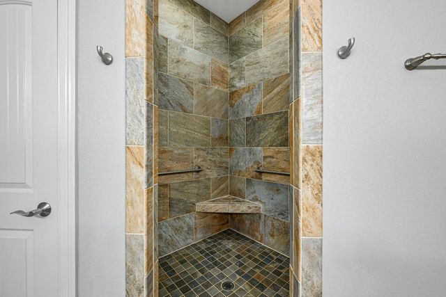 1524 Mohican TRAIL, Waukesha, WI 53189