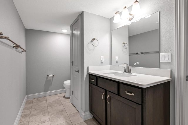 1524 Mohican TRAIL, Waukesha, WI 53189