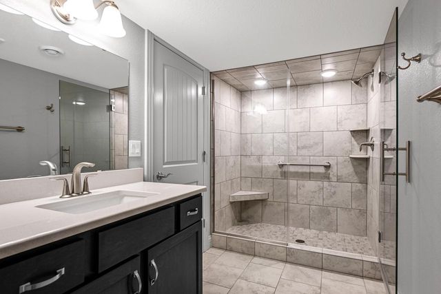 1524 Mohican TRAIL, Waukesha, WI 53189