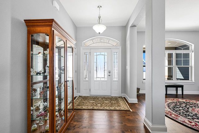 1524 Mohican TRAIL, Waukesha, WI 53189