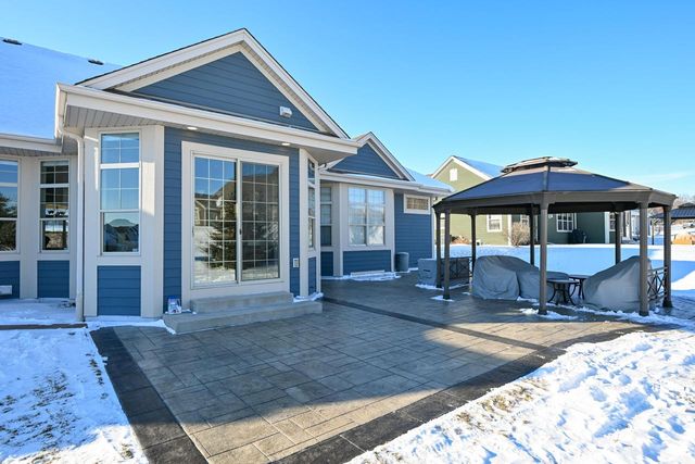 1524 Mohican TRAIL, Waukesha, WI 53189