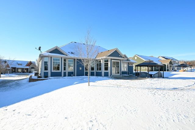 1524 Mohican TRAIL, Waukesha, WI 53189