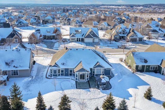 1524 Mohican TRAIL, Waukesha, WI 53189