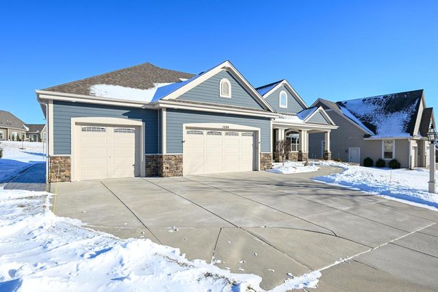 1524 Mohican TRAIL, Waukesha, WI 53189