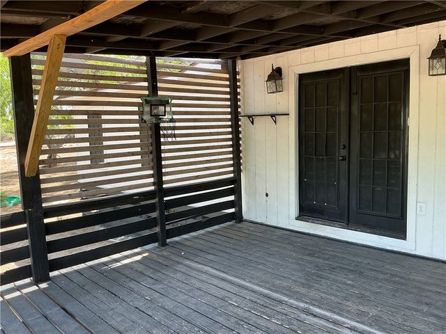 261 N County Road 1016, Kingsville, TX 78363