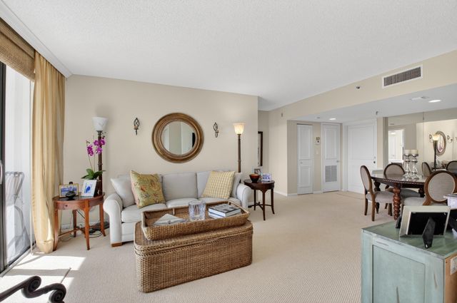 6797 Willow Wood Drive 6056, Boca Raton, FL 33434