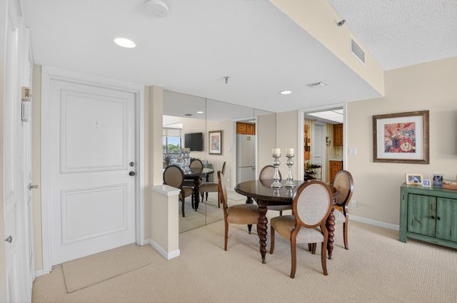 6797 Willow Wood Drive 6056, Boca Raton, FL 33434