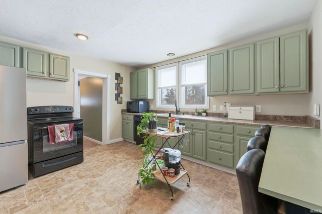 219 S Harrison Street, Garrett, IN 46738