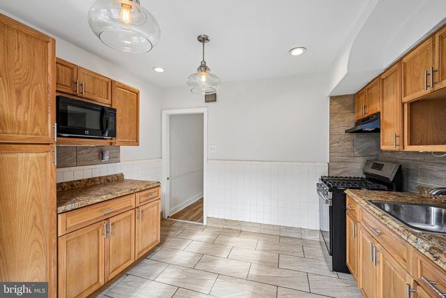 1742 E MAYLAND ST, Philadelphia, PA 19138
