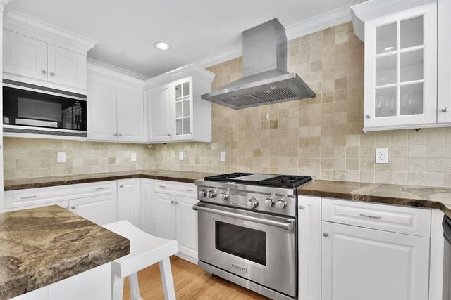 2152 NE 63rd Court, Fort Lauderdale, FL 33308