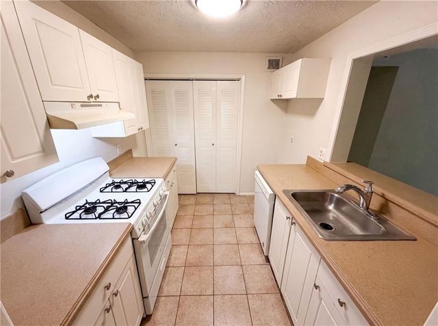 216 Summit North Drive NE, Atlanta, GA 30324