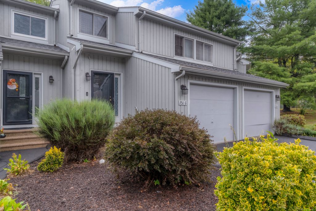 751 West Main Street APT G, Cheshire, CT 06410