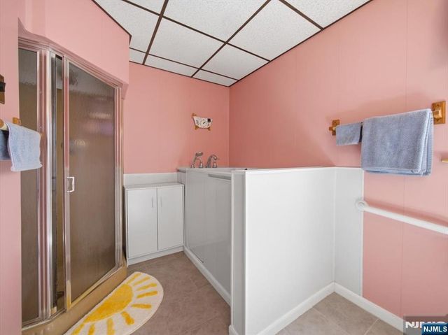 98 Moonachie Road, Moonachie, NJ 07074