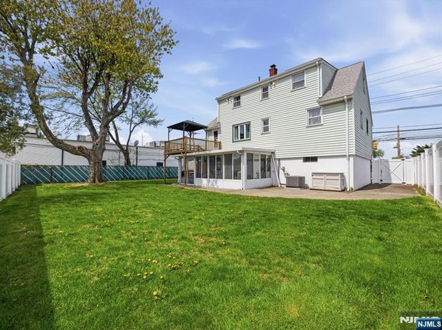 98 Moonachie Road, Moonachie, NJ 07074