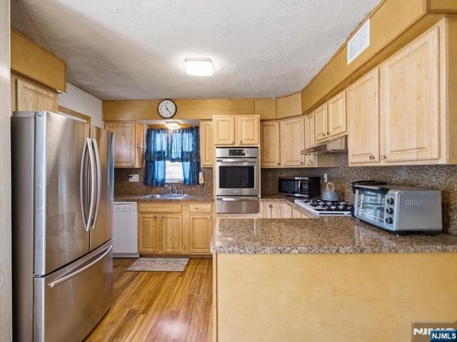 98 Moonachie Road, Moonachie, NJ 07074