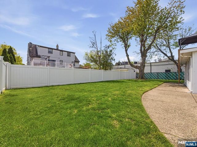 98 Moonachie Road, Moonachie, NJ 07074