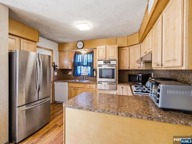 98 Moonachie Road, Moonachie, NJ 07074
