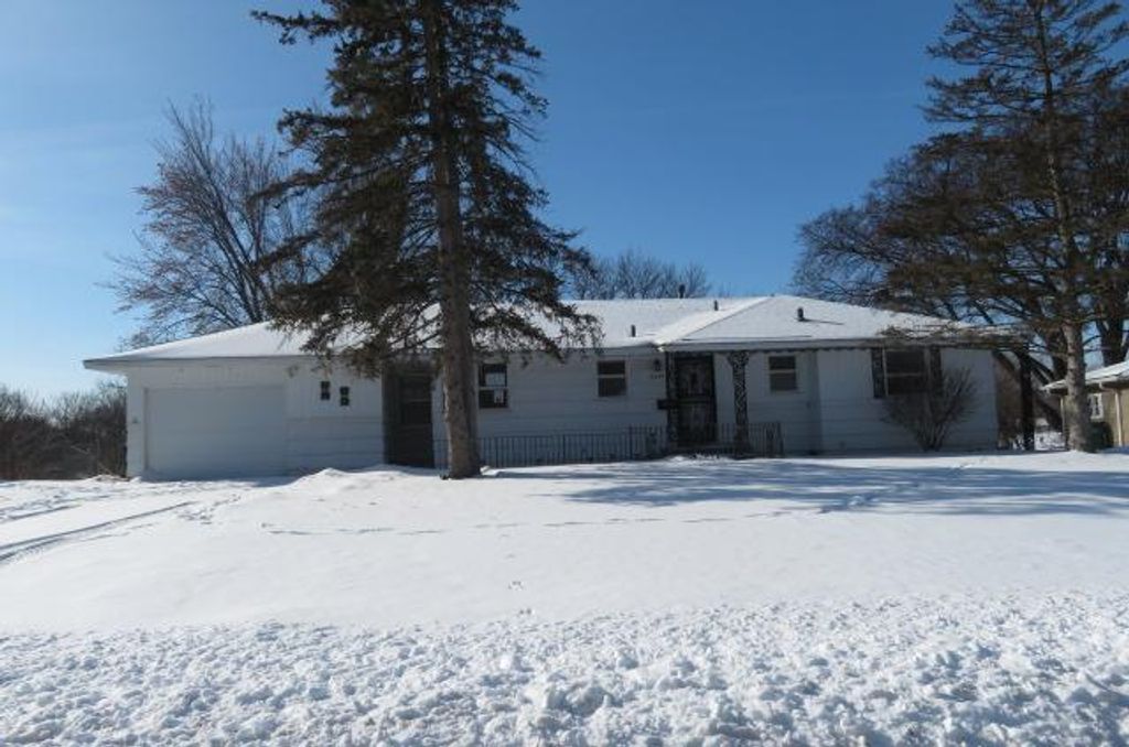 8264 Abbott Avenue S, Bloomington, MN 55431