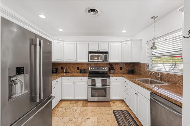 1309 NOKOMIS AVENUE S, Venice, FL 34285