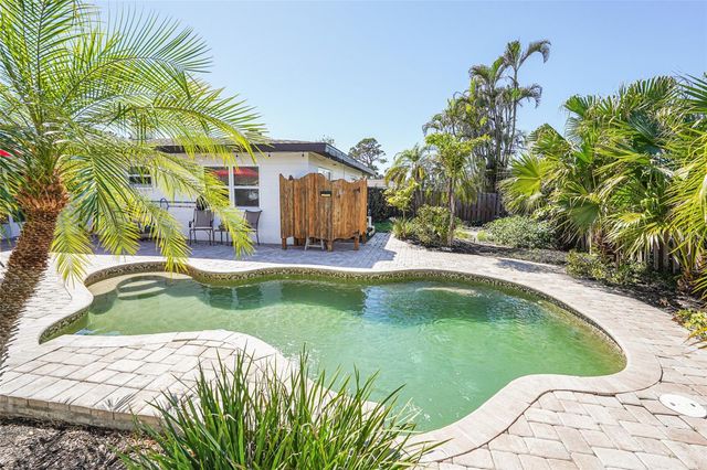 1309 NOKOMIS AVENUE S, Venice, FL 34285