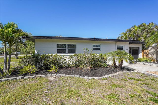 1309 NOKOMIS AVENUE S, Venice, FL 34285