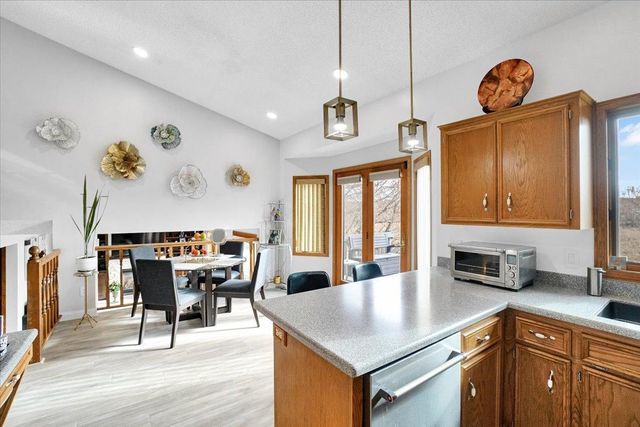 5583 W 140th Street, Savage, MN 55378