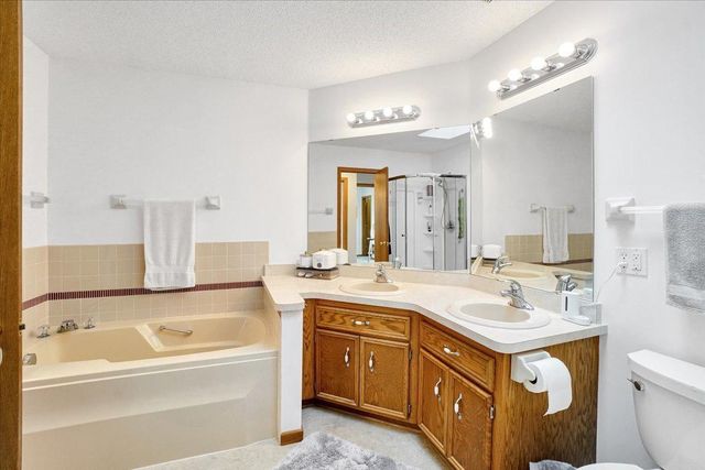 5583 W 140th Street, Savage, MN 55378