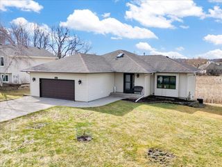 5583 W 140th Street, Savage, MN 55378