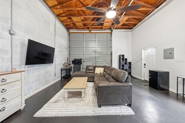 923 PARK DRIVE, Tavares, FL 32778