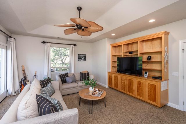 153 Flat Rock Ct, Folsom, CA 95630