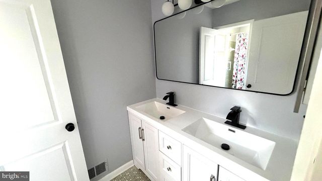 6409 CLIFTON FORGE CIR, Catonsville, MD 21228