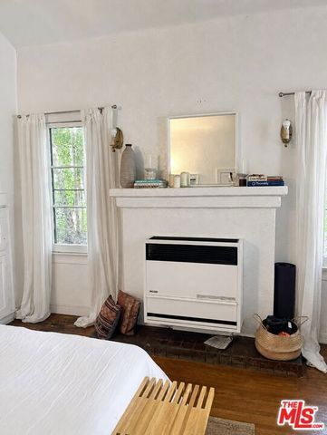 905 Sanborn Avenue, Los Angeles, CA 90029