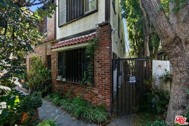 905 Sanborn Avenue, Los Angeles, CA 90029