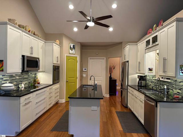 933 Benchmark Drive, Wellford, SC 29385